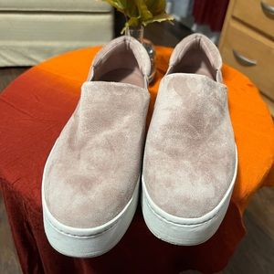 Vince Warren Platform Sneaker,size‎ 10M,Mauve color.